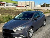 Usado Ford Focus Trend 125 CV (91 kW) 2015 Gris / plata Berlina