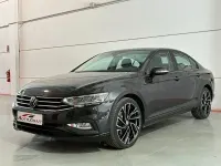 Usado VW Passat 122 CV (89 kW) 2021 Gris / plata Berlina