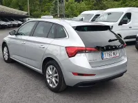 Usado Skoda Scala Ambition 95 CV (69 kW) 2023 Gris / plata Utilitario