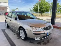 Usado Ford Mondeo Ambiente 115 CV (84 kW) 2004 Beige Berlina