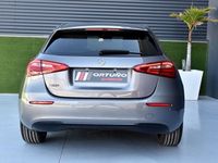 Usado Mercedes A180 116 CV (85 kW) 2019 Gris / plata Berlina