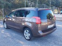 Usado Peugeot 5008 Allure 120 CV (88 kW) 2016 Marrón Monovolumen