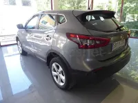 Usado Nissan Qashqai Acenta 150 CV (110 kW) 2019 Gris / plata SUV