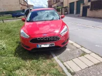 Usado Ford Focus Trend 120 CV (88 kW) 2016 Rojo Berlina