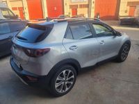 Usado Kia Stonic 100 CV (73 kW) 2020 Gris / plata SUV