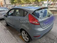 Usado Ford Fiesta Trend 68 CV (50 kW) 2009 Azul Berlina