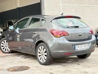 Usado Opel Astra Excellence 110 CV (80 kW) 2013 Gris / plata Berlina