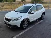 Usado Peugeot 2008 Allure 120 CV (88 kW) 2018 Blanco SUV