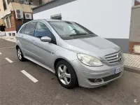 Usado Mercedes B200 140 CV (102 kW) 2006 Gris / plata Monovolumen