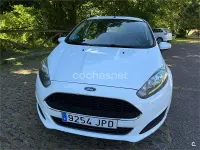 Usado Ford Fiesta Trend 75 CV (55 kW) 2016 Blanco Utilitario