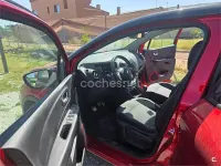 Usado Renault Captur XMOD 120 CV (88 kW) 2017 Rojo SUV