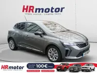 Usado Renault Clio V Evolution 100 CV (73 kW) 2025 Gris / plata Berlina