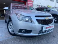 Usado Chevrolet Cruze LT 124 CV (91 kW) 2011 Gris / plata Berlina