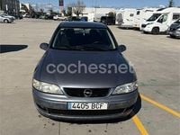 Usado Opel Vectra Sport 125 CV (91 kW) 2000 Gris / plata Berlina