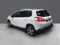 Usado Peugeot 2008 Allure 110 CV (80 kW) 2015 Blanco SUV