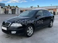 Usado Skoda Octavia 105 CV (77 kW) 2009 Negro Berlina