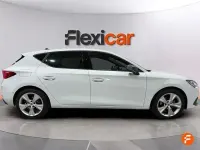 Usado Seat Leon FR 150 CV (110 kW) 2025 Blanco Familiar