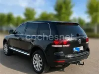 Usado VW Touareg 225 CV (165 kW) 2008 Negro SUV