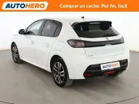 Usado Peugeot 208 Allure 131 CV (96 kW) 2021 Blanco Utilitario