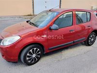 Usado Dacia Sandero Ambiance 75 CV (55 kW) 2011 Rojo Utilitario