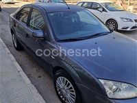 Usado Ford Mondeo Ambiente 115 CV (84 kW) 2004 Gris / plata Berlina