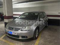 Usado VW Golf V Sportline 140 CV (102 kW) 2007 Gris / plata Berlina