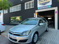Usado Opel Astra Cosmo 100 CV (73 kW) 2007 Gris / plata Berlina