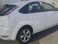 Usado Ford Focus Trend 109 CV (80 kW) 2010 Blanco Berlina