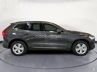 Usado Volvo XC60 Momentum 197 CV (144 kW) 2022 Gris / plata SUV