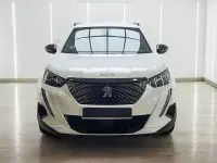 Usado Peugeot 2008 Allure 100 CV (73 kW) 2023 Blanco SUV