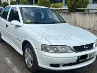 Usado Opel Vectra Comfort 100 CV (73 kW) 2002 Blanco Berlina