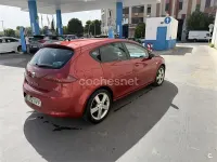 Usado Seat Leon Sport 140 CV (102 kW) 2006 Granate Utilitario
