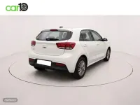 Usado Kia Rio 100 CV (73 kW) 2022 Blanco Berlina