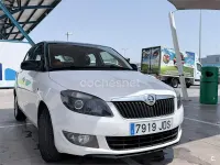 Usado Skoda Fabia Ambition 60 CV (44 kW) 2015 Blanco Berlina