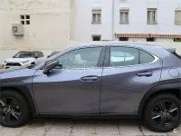 Usado Lexus UX Business Edition 184 CV (135 kW) 2019 Gris / plata SUV
