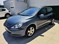 Usado Peugeot 307 90 CV (66 kW) 2004 Azul Berlina