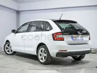 Usado Skoda Rapid Style 125 CV (91 kW) 2016 Blanco Utilitario