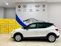 Usado Seat Arona Ecomotive 110 CV (80 kW) 2021 Blanco SUV