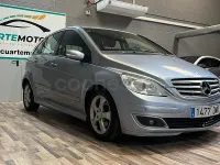 Usado Mercedes B200 140 CV (102 kW) 2005 Azul Monovolumen