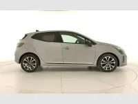 Usado Renault Clio V Techno 90 CV (66 kW) 2024 Gris Berlina