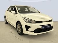 Usado Kia Rio 84 CV (61 kW) 2022 Blanco