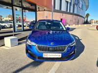 Usado Skoda Scala Ambition 110 CV (80 kW) 2022 Azul Utilitario