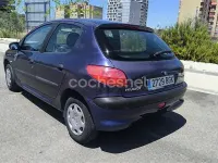 Usado Peugeot 206 75 CV (55 kW) 2000 Azul Berlina