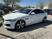 Usado Jaguar XE R-Sport 180 CV (132 kW) 2017 Blanco Berlina