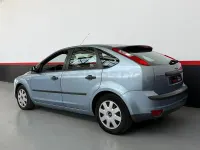 Usado Ford Focus Trend 115 CV (84 kW) 2006 Azul Berlina