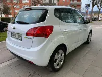 Usado Kia Venga 115 CV (84 kW) 2012 Blanco Utilitario