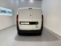 Usado Fiat Doblò 90 CV (66 kW) 2015 Blanco Monovolumen
