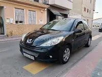 Usado Peugeot 206+ 70 CV (51 kW) 2012 Negro Utilitario