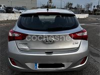 Usado Hyundai i30 100 CV (73 kW) 2016 Gris / plata Berlina