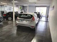 Usado Ford Fiesta Titanium 100 CV (73 kW) 2016 Gris / plata Utilitario